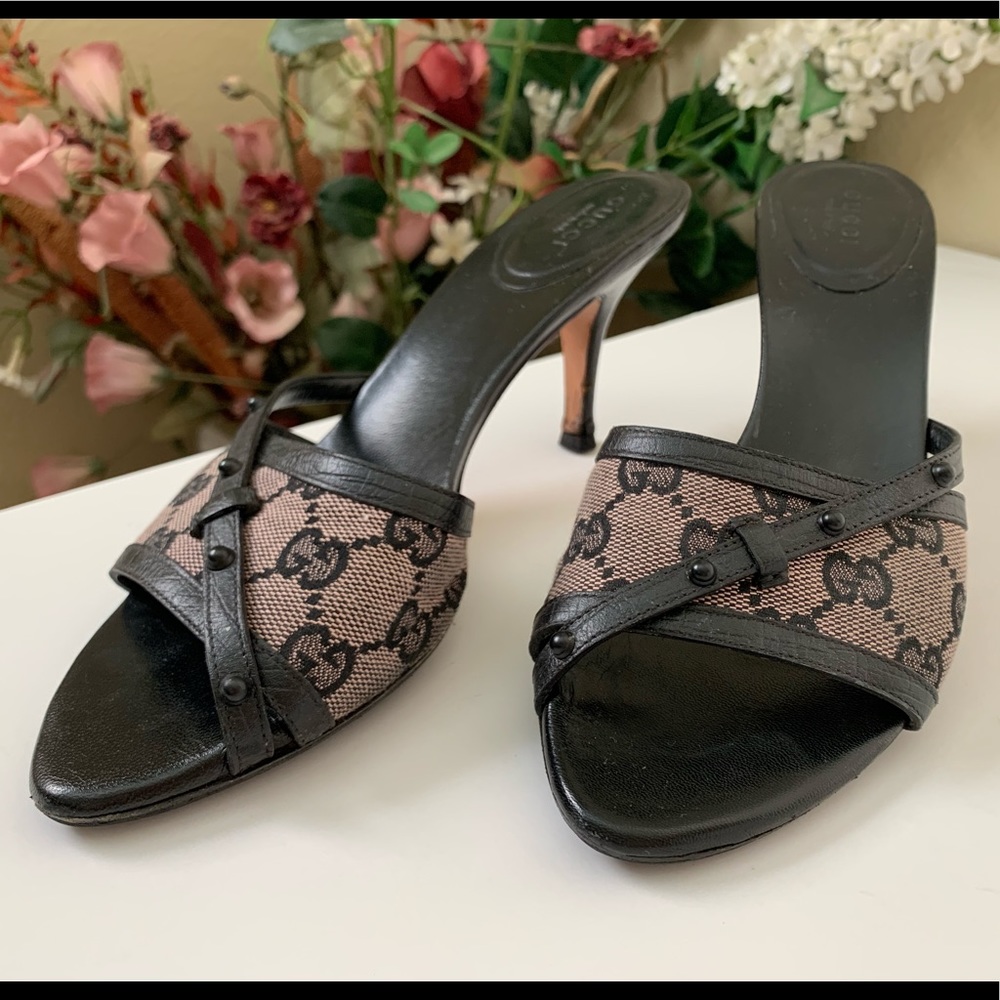 *SOLD Gucci GG Monogram Pink Canvas Black Heels